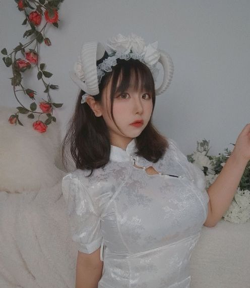 91超级碰视频在线观看_十万网红美女美酱