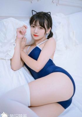 美女扒开胸罩给男生吃_剧情片免费全集观看