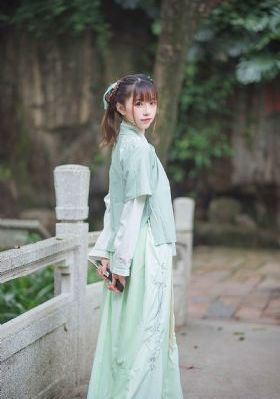 日韩精品刚刚更新凌源吧迟丽丽_1080高清视频播放