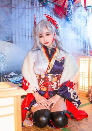 精品三级_十万网红美女美酱