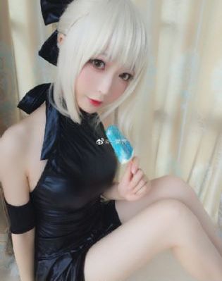 欧美人妖干逼_神马电影在线观看